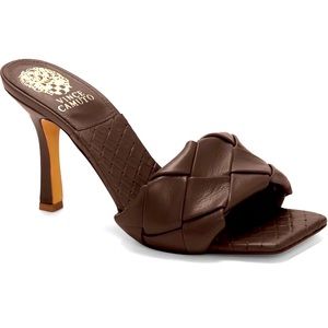 VINCE CAMUTO Brelanie Sandal